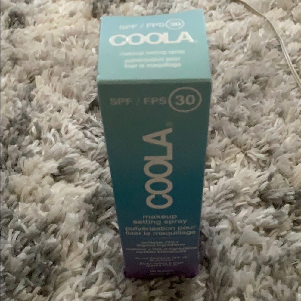 Coola make up setting spray